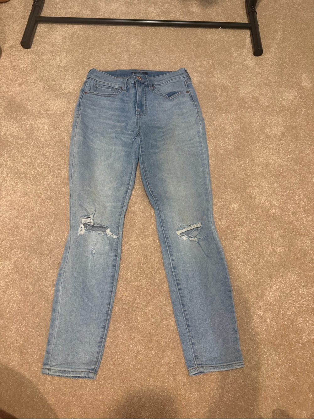 Lucky Brand Light Blue Skinny Jeans with Knee Rips